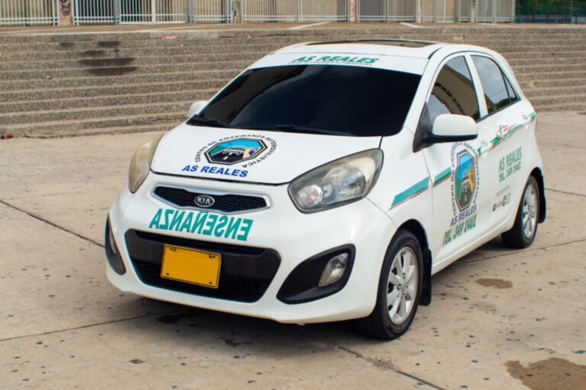 Suzuka Academia - Licencia de carro B1